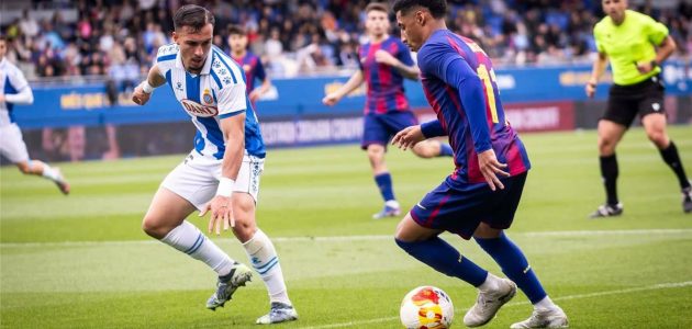 فوز برشلونة أتلتيك بحضور فليك ونجوم الفريق الأول: نظرة على مستقبل حمزة عبد الكريم